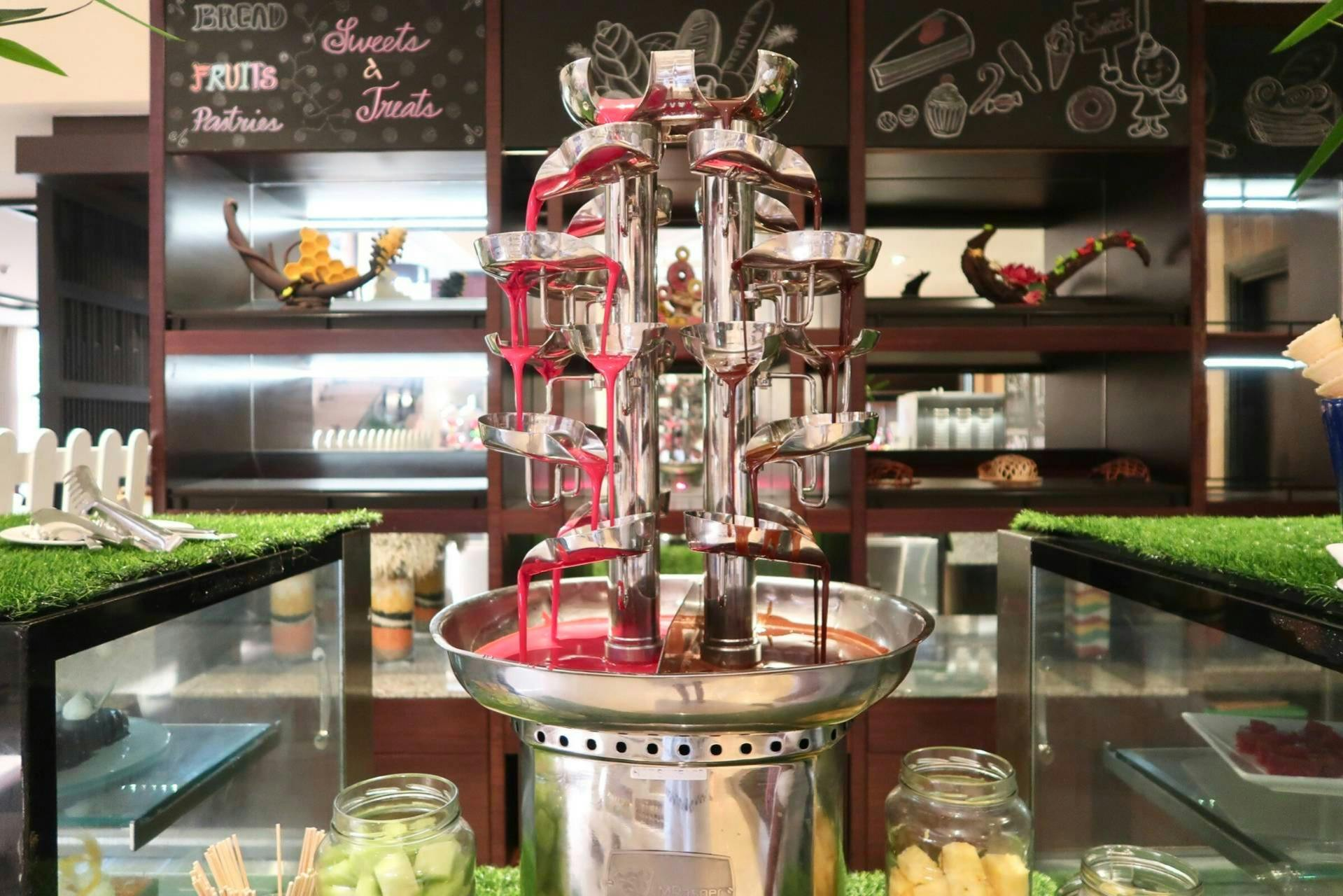 Buffet Lunch or Dinner at Crescendo Anantara The Palm - Photo 1 of 3